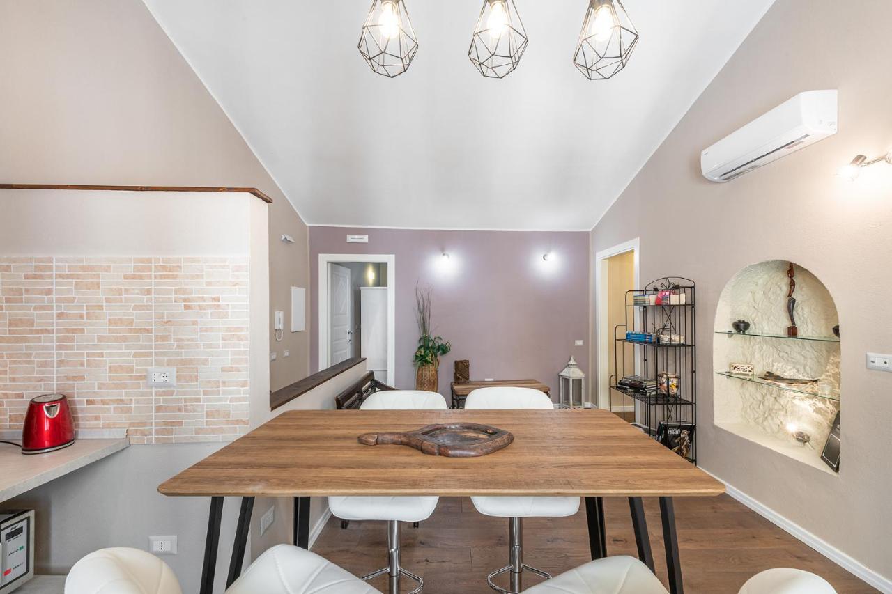 Promenade Boutique Rooms - City Centre Кальяри Экстерьер фото