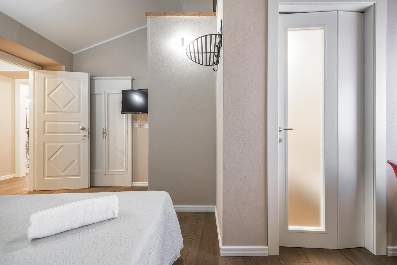 Promenade Boutique Rooms - City Centre Кальяри Экстерьер фото