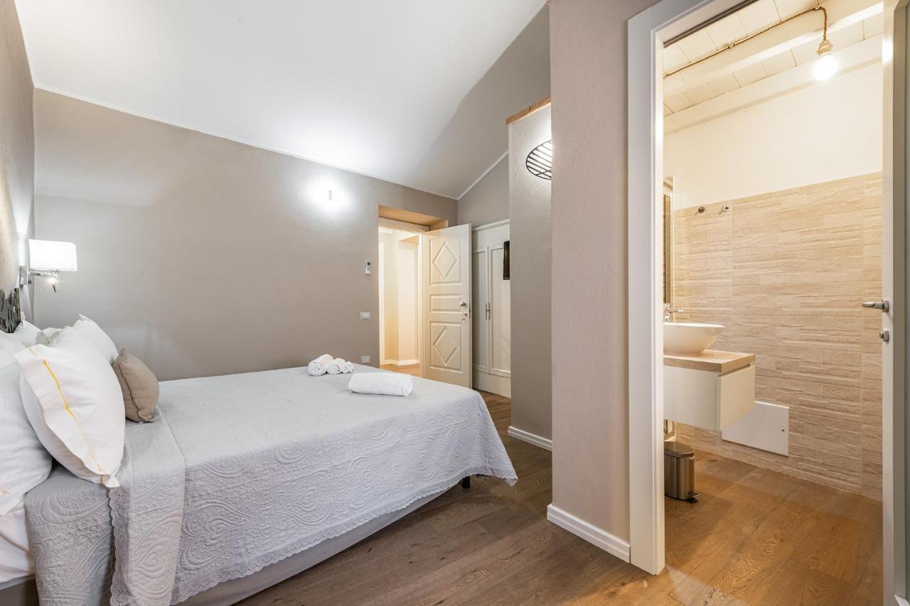 Promenade Boutique Rooms - City Centre Кальяри Экстерьер фото