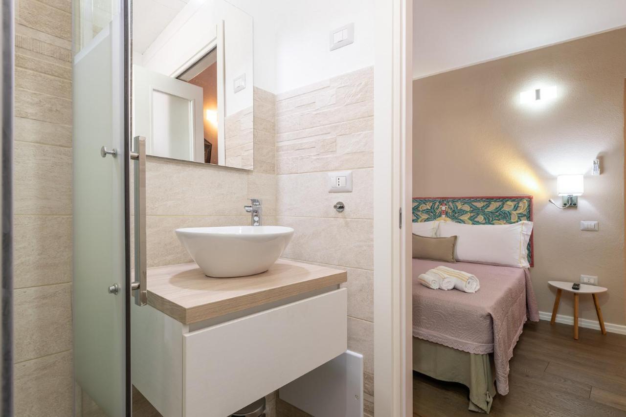 Promenade Boutique Rooms - City Centre Кальяри Экстерьер фото