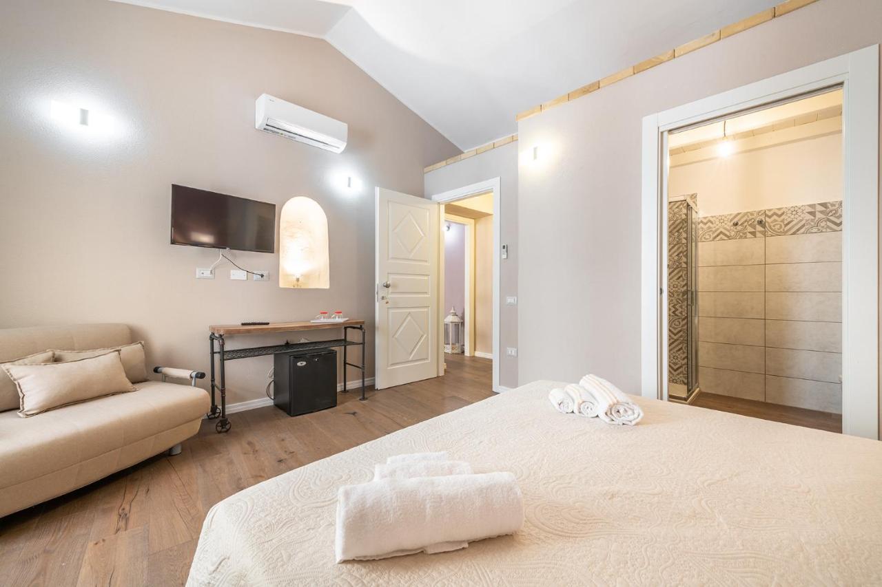 Promenade Boutique Rooms - City Centre Кальяри Экстерьер фото