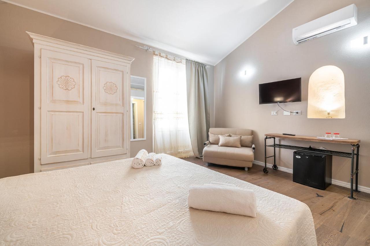 Promenade Boutique Rooms - City Centre Кальяри Экстерьер фото