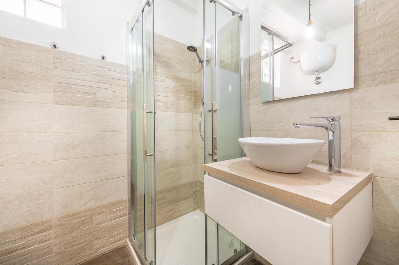Promenade Boutique Rooms - City Centre Кальяри Экстерьер фото