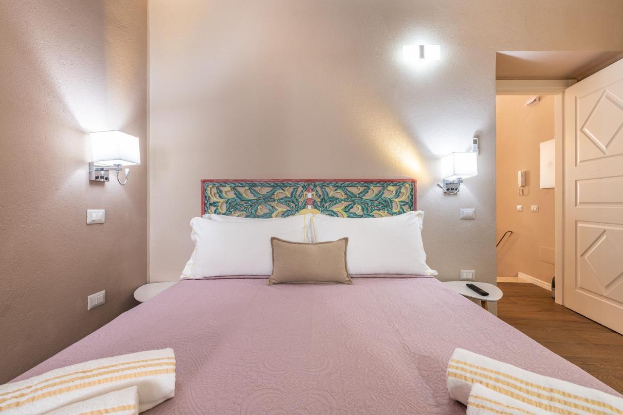 Promenade Boutique Rooms - City Centre Кальяри Экстерьер фото