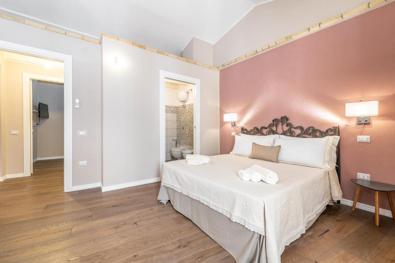 Promenade Boutique Rooms - City Centre Кальяри Экстерьер фото